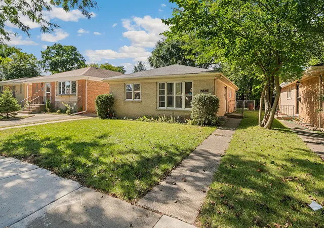 Photo 3 of Single family home for sale at 8646 Gross Point Rd, Skokie, IL 60077 | MLS# 12760474 | Listing updated on 2026-10-03