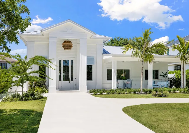 Photo 1 of Single family home for sale at 757 Broad Ct S, Naples, FL 34102 | MLS# 12760495 | Listing updated on 2026-09-21