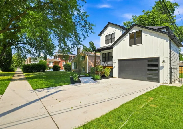 Photo 2 of Single family home for sale at 11173 S Longwood Dr, Chicago, IL 60643 | MLS# 12760500 | Listing updated on 2026-09-29