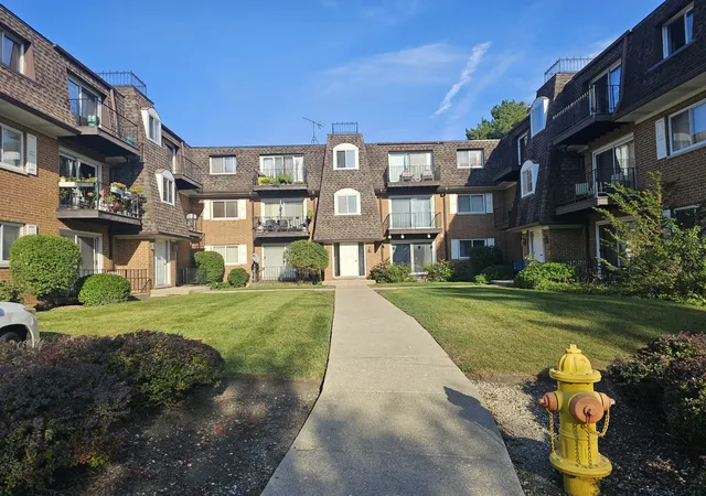 Photo 1 of Condo for sale at 1903 Golf Rd #1B, Mount Prospect, IL 60056 | MLS# 12760505 | Listing updated on 2026-09-22
