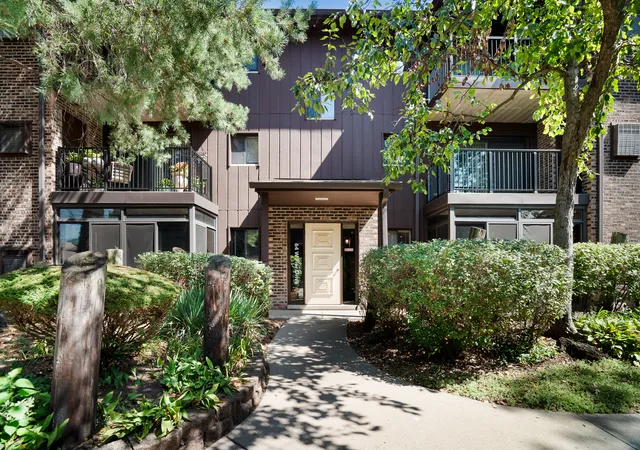 Condo for sale at 64 Pier Dr #302, Westmont, IL 60559 | MLS# 12760514