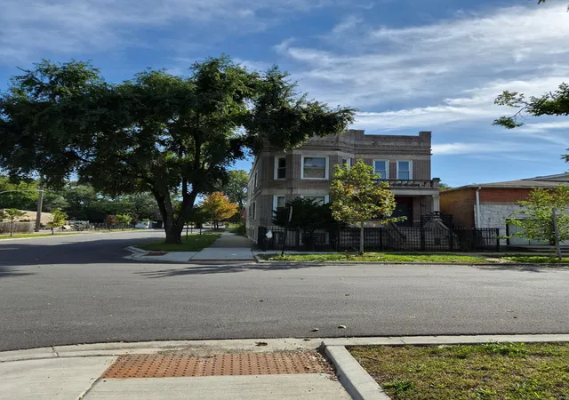 Multi family home for sale at 2901 W Arthington St, Chicago, IL 60612 | MLS# 12760518