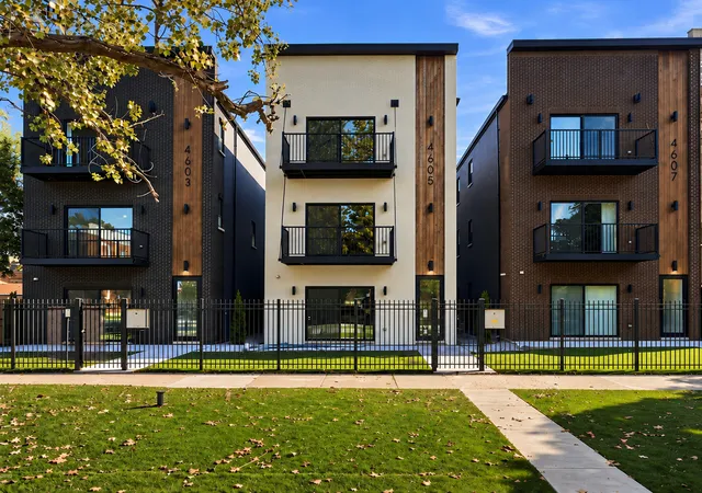 Photo 1 of Condo for sale at 4607 S Prairie Ave #1, Chicago, IL 60653 | MLS# 12760519 | Listing updated on 2026-10-19