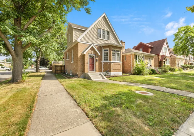 Photo 3 of Single family home for sale at 2001 S 19th Avenue, Broadview, IL 60155 | MLS# 12760529 | Listing updated on 2026-09-29