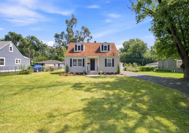 Photo 2 of Sale Pending at 14441 Knox Ave, Midlothian, IL 60445 | MLS# 12760535 | Listing updated on 2026-09-24