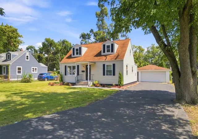 Photo 4 of Sale Pending at 14441 Knox Ave, Midlothian, IL 60445 | MLS# 12760535 | Listing updated on 2026-09-24