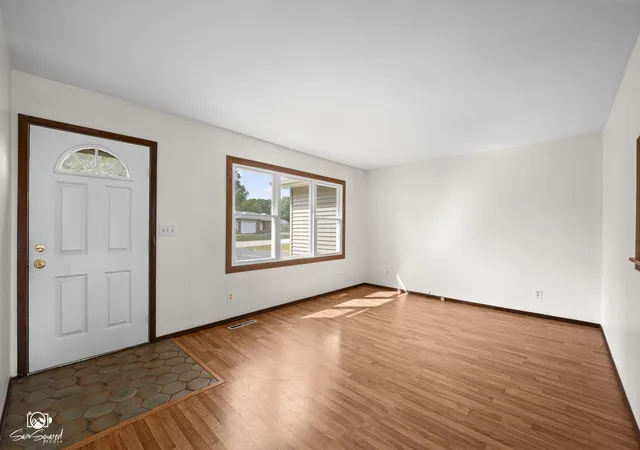 Photo 3 of Single family home for sale at 1871 S Oaklawn Dr, St. Anne, IL 60964 | MLS# 12760547 | Listing updated on 2026-10-01