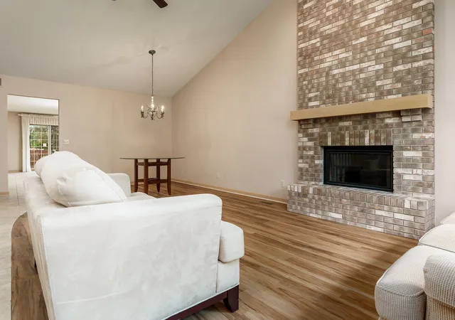 Listing Photo 5 - Condo for sale in building located at 2932 Troon Ct, Rockford, IL 61114 - Unit #0
