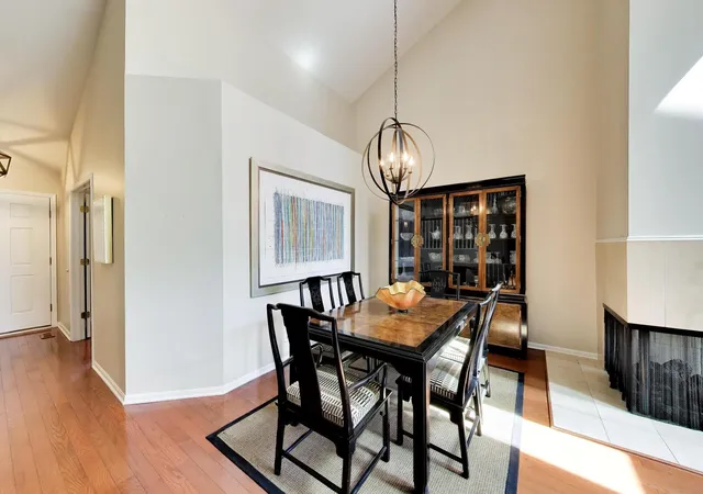 Photo 3 of Townhouse for sale at 825 Fountain View Dr, Deerfield, IL 60015 | MLS# 12760554 | Listing updated on 2026-09-24