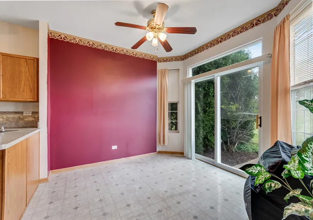 Listing Photo 5 - Condo for sale in building located at 1220 Courtland Cir, Plainfield, IL 60586 - Unit #1220
