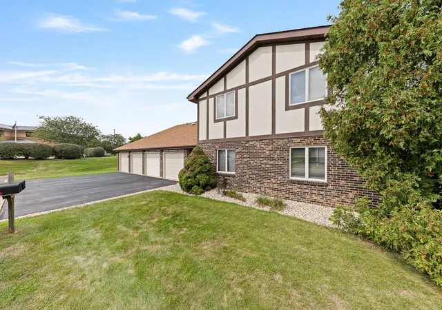 Listing Photo 1 - Condo for sale in building located at 523 Waverly Ct, New Lenox, IL 60451 - Unit #C