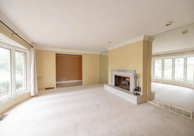 Photo 3 of Single family home for sale at 16407 Woodlawn Ave E, South Holland, IL 60473 | MLS# 12760587 | Listing updated on 2026-09-24