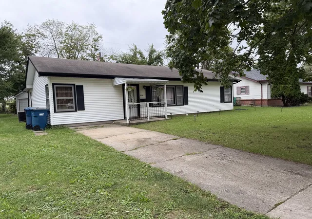 Photo 2 of Single family home for sale at 250 N Hammes Ave, Kankakee, IL 60901 | MLS# 12760608 | Listing updated on 2026-10-02