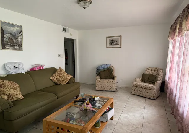 Photo 4 of Single family home for sale at 250 N Hammes Ave, Kankakee, IL 60901 | MLS# 12760608 | Listing updated on 2026-10-02