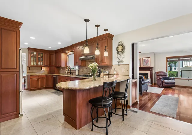Photo 4 of Single family home for sale at 1251 N Scarlet Dr, Addison, IL 60101 | MLS# 12760616 | Listing updated on 2026-09-24