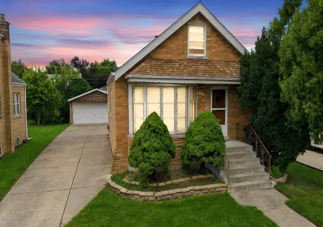 Single family home for sale at 2316 S 1st Avenue, Riverside, IL 60546 | MLS# 12760622