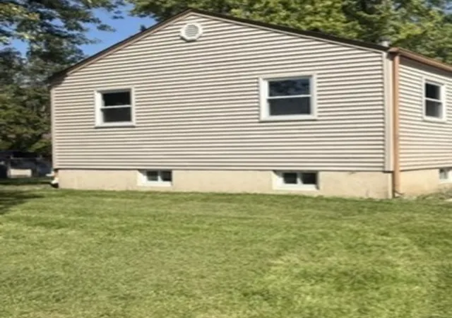 Photo 3 of Single family home for sale at 1945 Creek Rd, Waukegan, IL 60087 | MLS# 12760626 | Listing updated on 2026-09-25