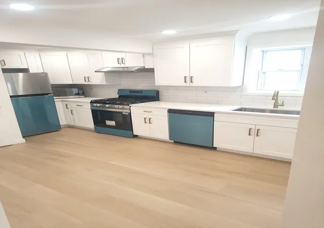 Photo 3 of Single family home for sale at 9822 Meade Ave, Oak Lawn, IL 60453 | MLS# 12760654 | Listing updated on 2026-09-25