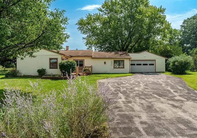 Photo 1 of Sale Pending at 5591 Reimer Dr, Roscoe, IL 61073 | MLS# 12760655 | Listing updated on 2026-09-20