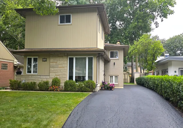 Photo 1 of Single family home for sale at 296 Barberry Rd, Highland Park, IL 60035 | MLS# 12760663 | Listing updated on 2026-10-30