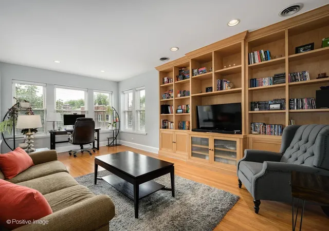 Photo 3 of Condo for sale at 1616 W Rascher Ave #3W, Chicago, IL 60640 | MLS# 12760667 | Listing updated on 2026-10-08