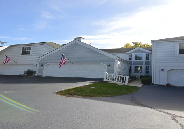 Photo 2 of Condo for sale at 277 Oak Blf Ct #24-4, Wauconda, IL 60084 | MLS# 12760670 | Listing updated on 2026-09-26