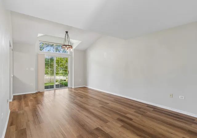 Listing Photo 4 - Condo for sale in building located at 2947 Rutland Cir E, Naperville, IL 60564 - Unit #103
