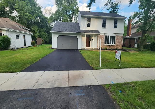 Photo 2 of Single family home for sale at 1421 Lawrence Crescent, Flossmoor, IL 60422 | MLS# 12760676 | Listing updated on 2026-10-02