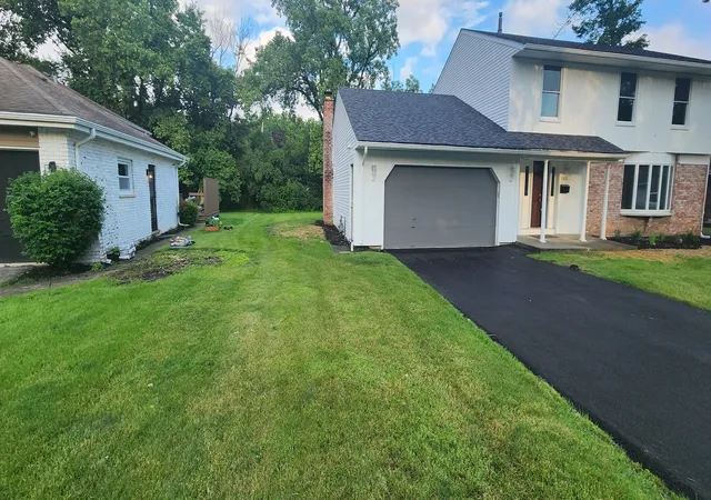 Photo 3 of Single family home for sale at 1421 Lawrence Crescent, Flossmoor, IL 60422 | MLS# 12760676 | Listing updated on 2026-10-02