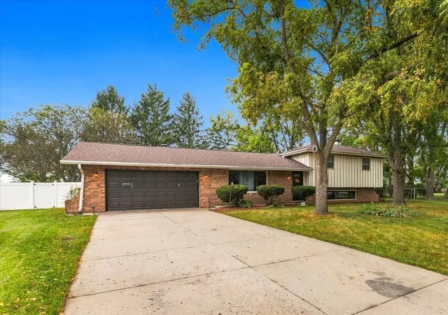 Photo 2 of Single family home for sale at 23949 W Plainsman Cir, Plainfield, IL 60586 | MLS# 12760677 | Listing updated on 2026-09-21