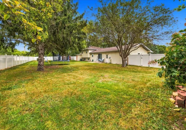 Photo 4 of Single family home for sale at 23949 W Plainsman Cir, Plainfield, IL 60586 | MLS# 12760677 | Listing updated on 2026-09-21