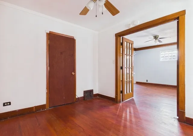 Photo 4 of Single family home for sale at 340 156th Place, Calumet City, IL 60409 | MLS# 12760680 | Listing updated on 2026-09-21