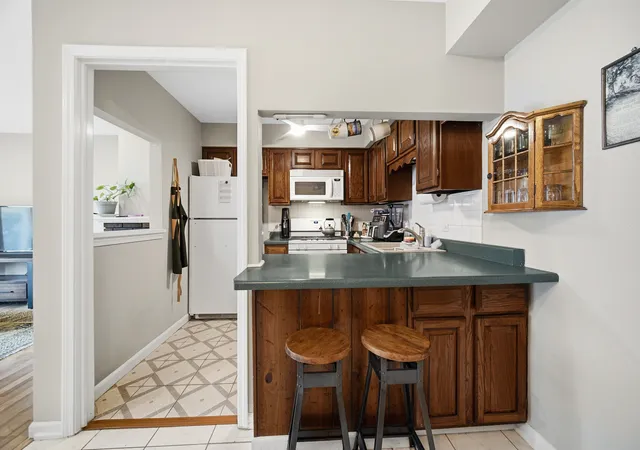 Photo 4 of Townhouse for sale at 339 Getchell Ave, Grayslake, IL 60030 | MLS# 12760698 | Listing updated on 2026-10-02