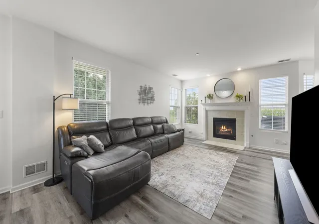 Photo 4 of Townhouse for sale at 161 Willoughby Ct #A, Yorkville, IL 60560 | MLS# 12760704 | Listing updated on 2026-09-25