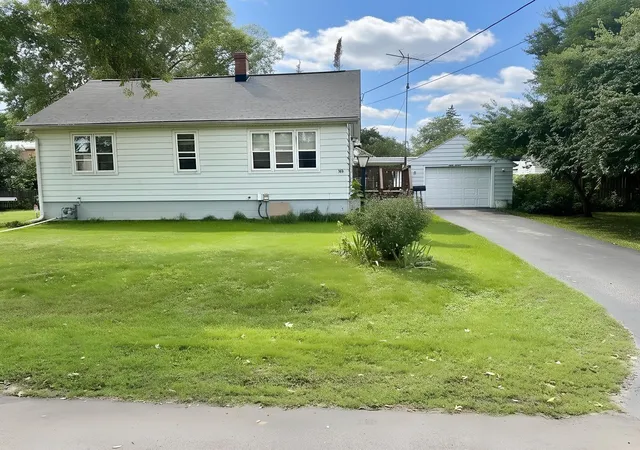 Photo 1 of Single family home for sale at 816 Mitchell St, Woodstock, IL 60098 | MLS# 12760705 | Listing updated on 2026-09-21
