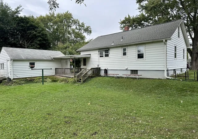 Photo 3 of Single family home for sale at 816 Mitchell St, Woodstock, IL 60098 | MLS# 12760705 | Listing updated on 2026-09-21