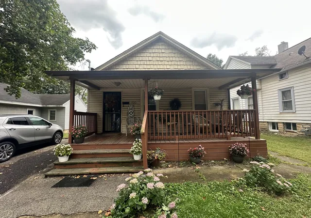 Photo 1 of Single family home for sale at 520 Mcdonough St, Joliet, IL 60436 | MLS# 12760712 | Listing updated on 2026-09-21