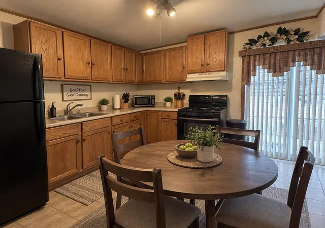 Photo 3 of Single family home for sale at 520 Mcdonough St, Joliet, IL 60436 | MLS# 12760712 | Listing updated on 2026-09-21