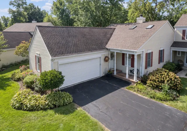 Photo 2 of Townhouse for sale at 1069 Devonshire Ave, Naperville, IL 60540 | MLS# 12760719 | Listing updated on 2026-09-19