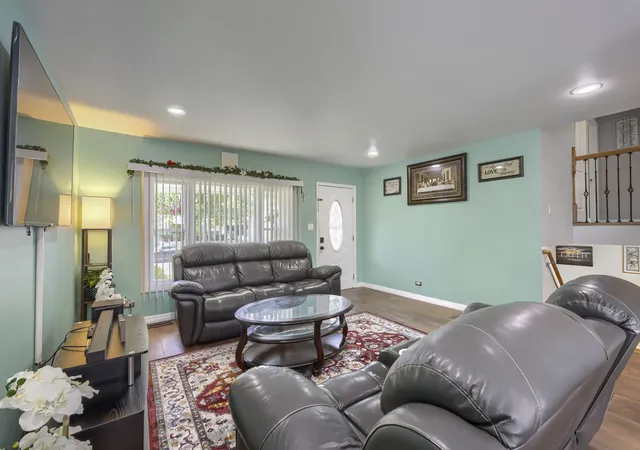 Photo 2 of Single family home for sale at 1619 Friedrich St, Glendale Heights, IL 60139 | MLS# 12760736 | Listing updated on 2026-09-23