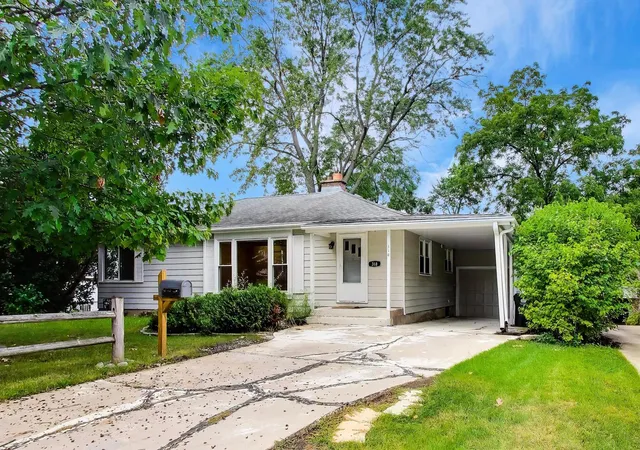Photo 1 of Single family home for sale at 318 S Hale St, Palatine, IL 60067 | MLS# 12760739 | Listing updated on 2026-09-23