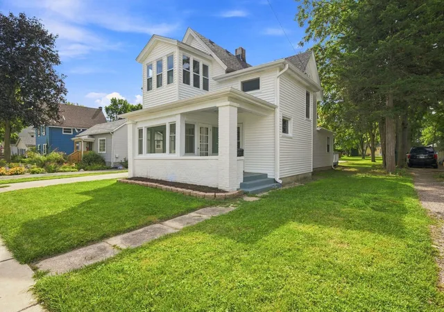Photo 1 of Single family home for sale at 428 E Wilson St, Batavia, IL 60510 | MLS# 12760744 | Listing updated on 2026-10-06