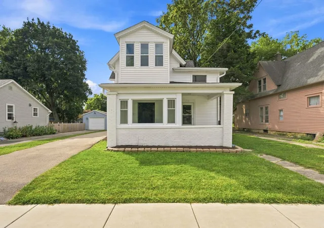 Photo 2 of Single family home for sale at 428 E Wilson St, Batavia, IL 60510 | MLS# 12760744 | Listing updated on 2026-10-06