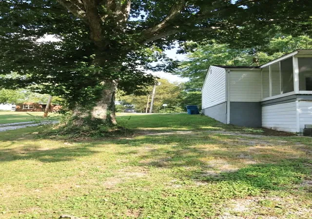 Photo 2 of Single family home for sale at 201 Williford Rd, Jonesboro, IL 62952 | MLS# 12760750 | Listing updated on 2026-09-25