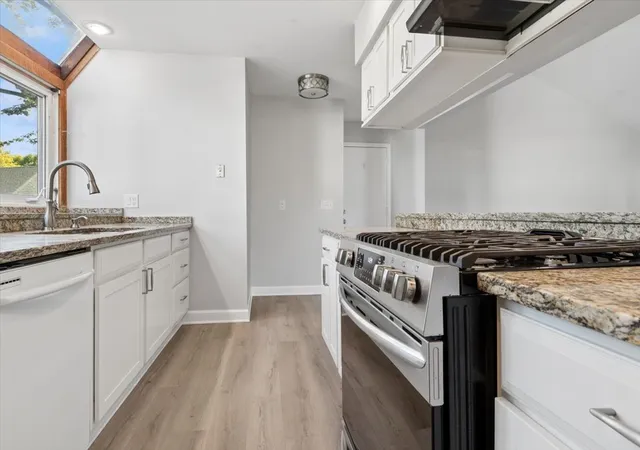 Photo 3 of Single family home for sale at 6612 Fernwood Dr, Lisle, IL 60532 | MLS# 12760755 | Listing updated on 2026-10-04