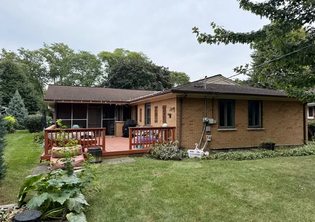 Photo 4 of Single family home for sale at 402 S Wa Ta Ave, Mount Prospect, IL 60056 | MLS# 12760759 | Listing updated on 2026-09-22