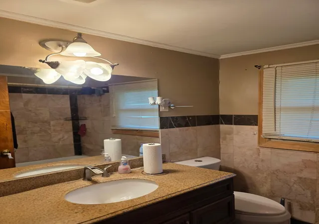 Photo 4 of Single family home for sale at 17403 Holmes Ave, Hazel Crest, IL 60429 | MLS# 12760769 | Listing updated on 2026-09-22