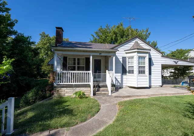 Single family home for sale at 1012 Opdyke St, Chester, IL 62233 | MLS# 12760770
