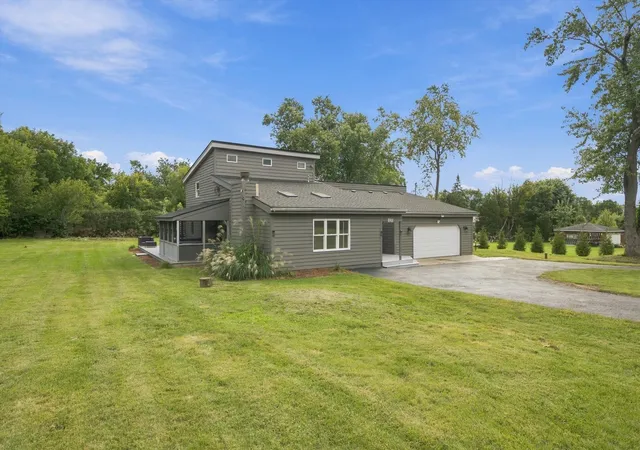 Photo 1 of Single family home for sale at 911 Kohley Rd, Lisle, IL 60532 | MLS# 12760774 | Listing updated on 2026-09-25
