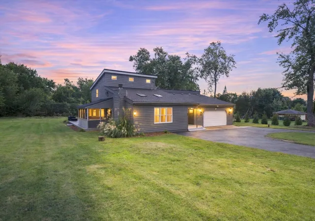 Photo 2 of Single family home for sale at 911 Kohley Rd, Lisle, IL 60532 | MLS# 12760774 | Listing updated on 2026-09-25